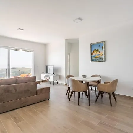 Green Hill Penthouse