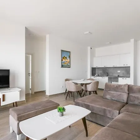 Apartment Green Hill Penthouse Budva